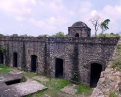 It is a group of several fortifications including San Jeronimo Battery Fort, Lower Battery and more It is a group of several fortifications including San Jeronimo Battery Fort, Lower Battery and more.